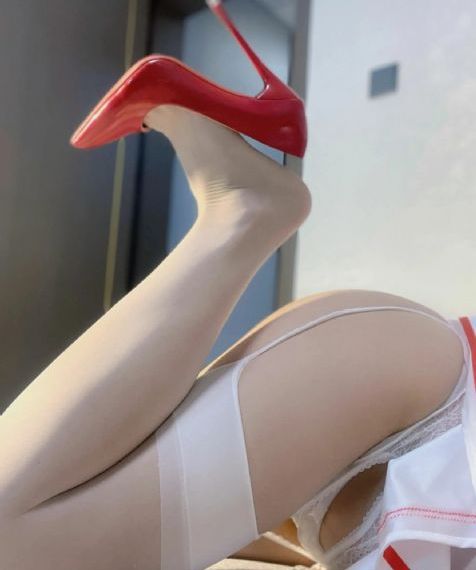 被沦为乳牛的冷艳美妇_BD英语在线视频播放